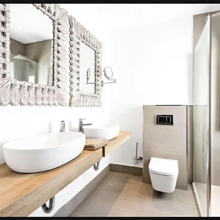 Apartment Puerto Banus Luxury Located In Harbor