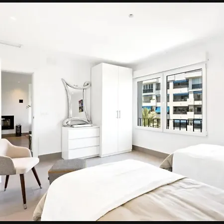 Puerto Banus Luxury Located In Harbor Apartmán *